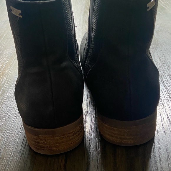 Roxy Black Ankle Boots with Brown Sole - Picture 3 of 7